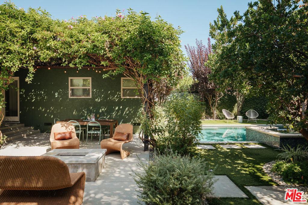Martha St, Van Nuys, CA 91401