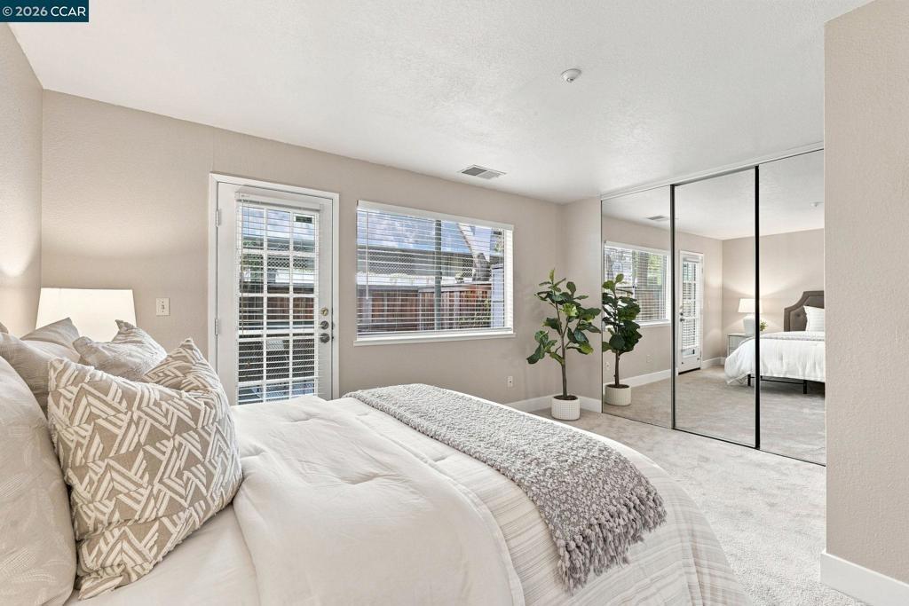 Wayside Plz, Walnut Creek, CA 94597