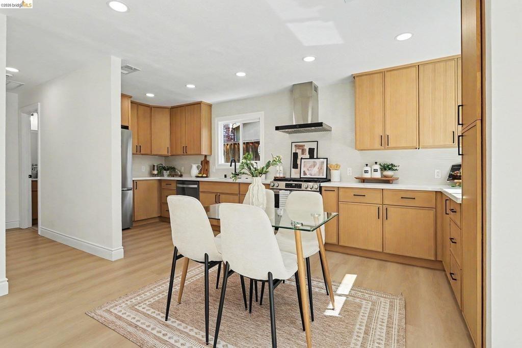 Smith Ave, Campbell, CA 95008