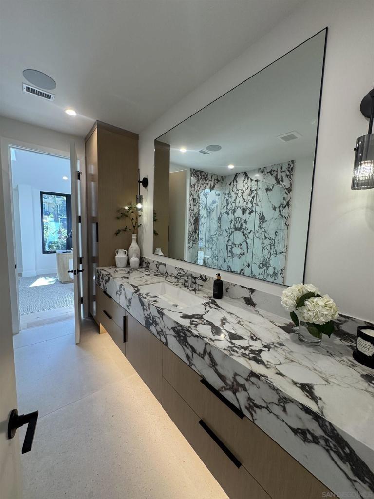 Calle Del Cielo, La Jolla, CA 92037