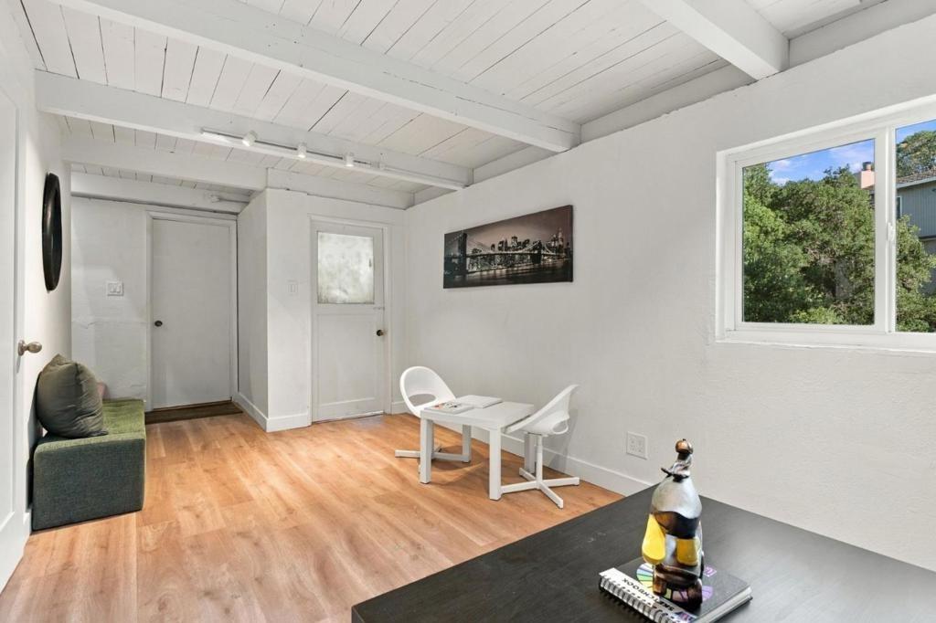 Upper Lock Ave, Belmont, CA 94002