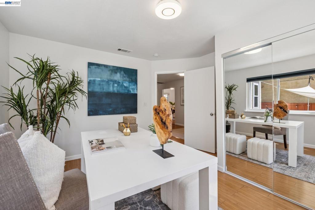 Thorup Ln, Hayward, CA 94542