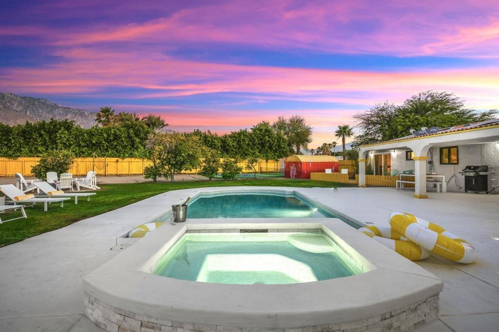 E Racquet Club Rd, Palm Springs, CA 92262