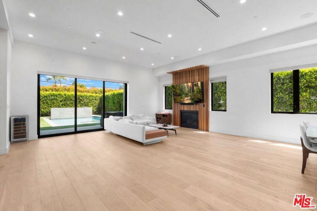 Glencoe Ave, Venice, CA 90291
