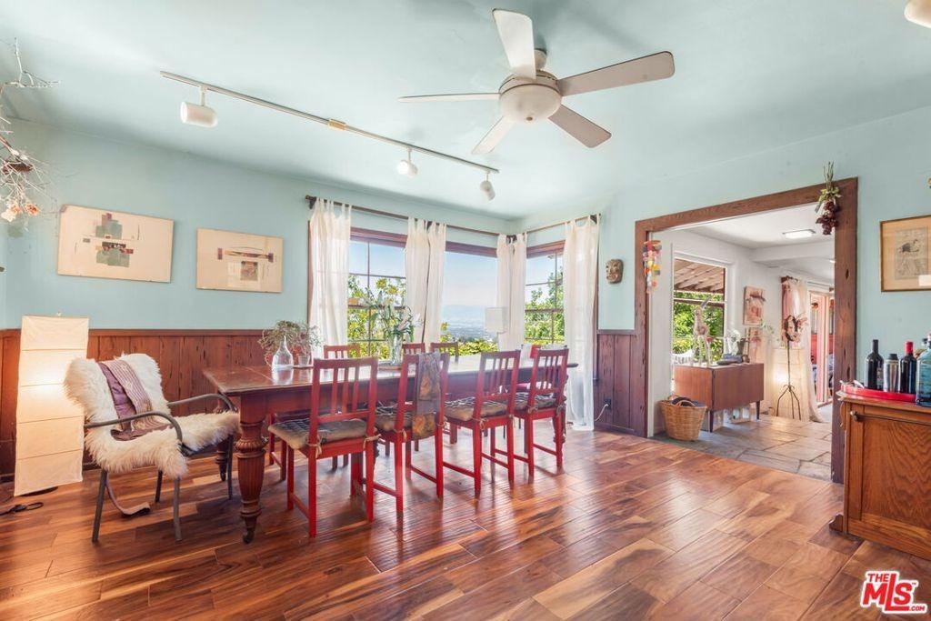Mulholland Pl, Los Angeles, CA 90049