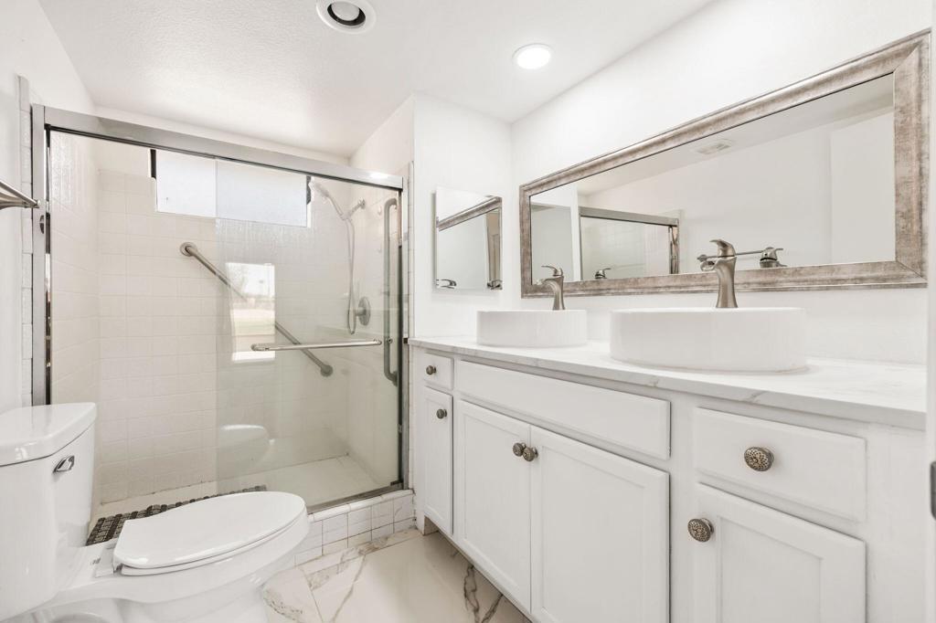 Baltusrol Cir, Palm Desert, CA 92211