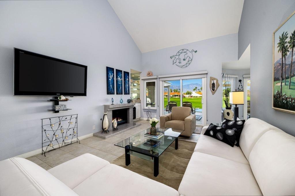 Avellino Cir, Palm Desert, CA 92211