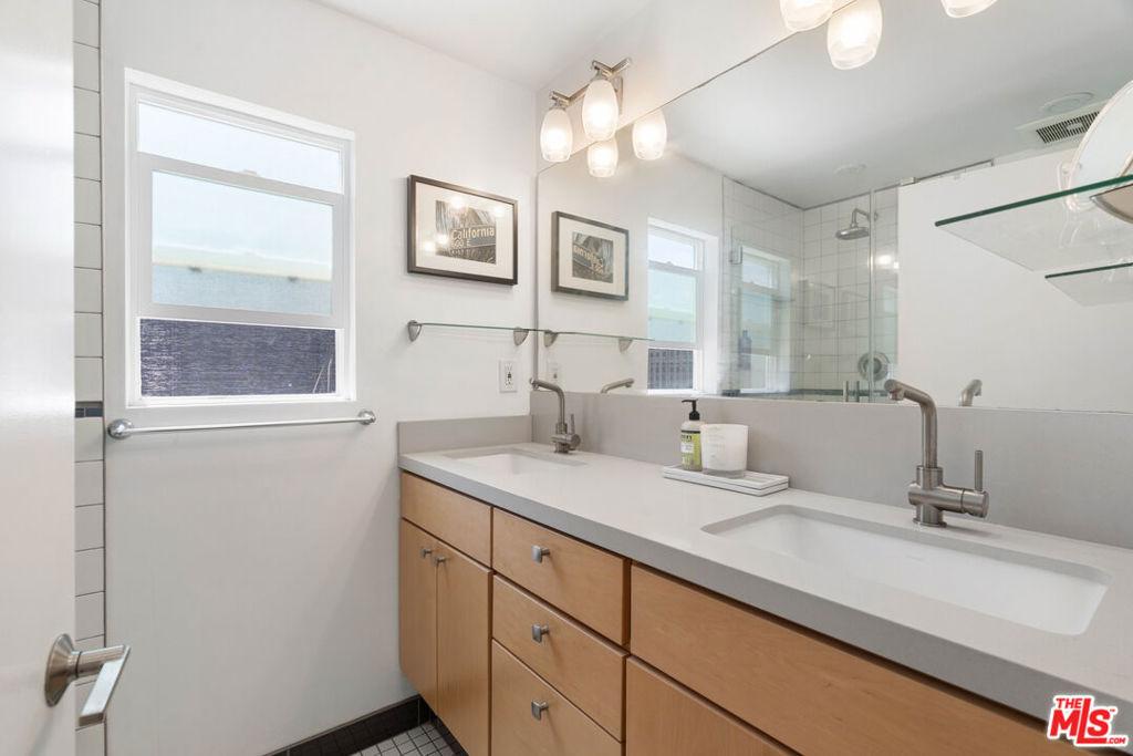 Rialto Ave, Venice, CA 90291