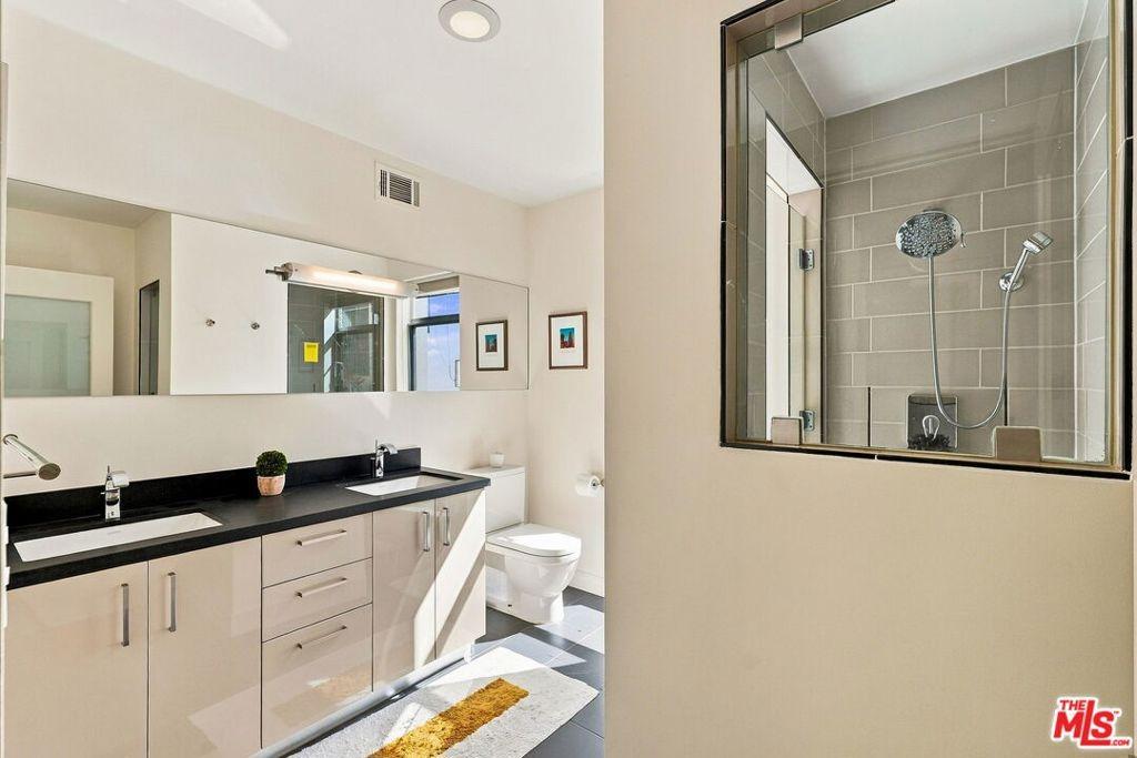 W West Knoll Dr, West Hollywood, CA 90069