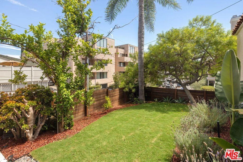 N Wetherly Dr, West Hollywood, CA 90069