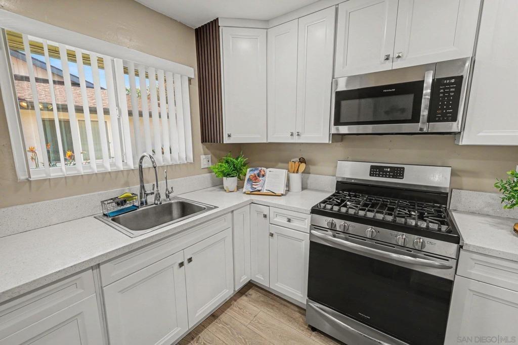 E Washington Ave, Escondido, CA 92025