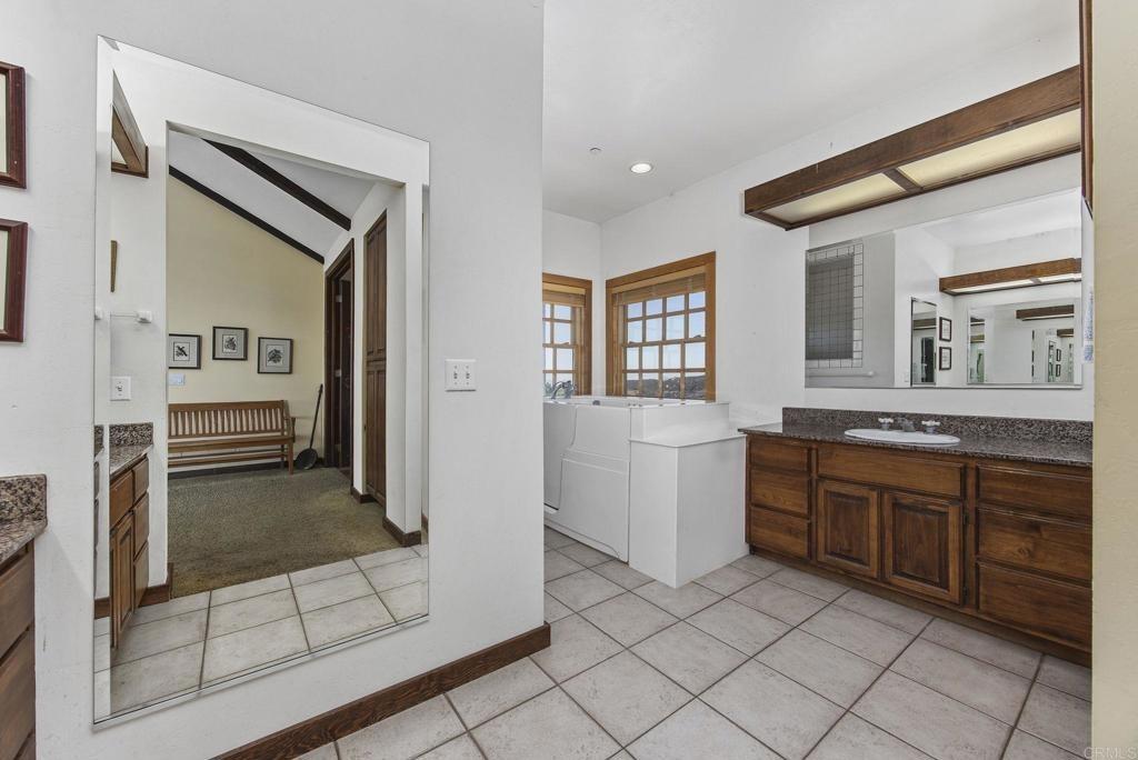 Via Cuesta, Ramona, CA 92065