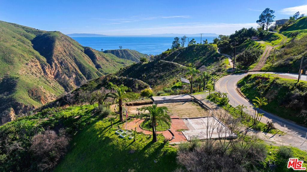 Hume Rd, Malibu, CA 90265