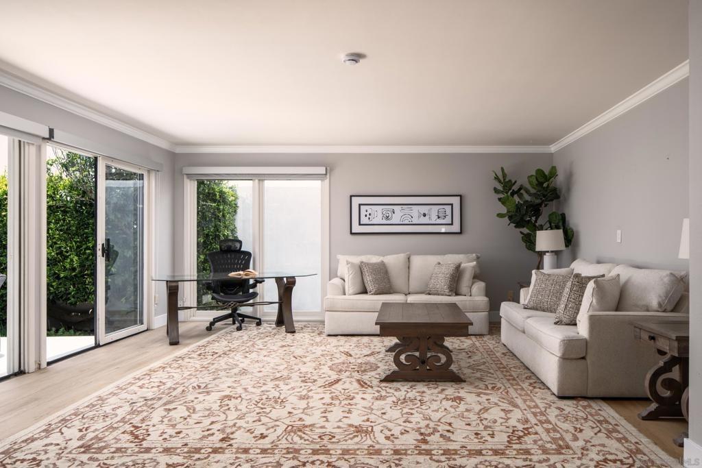 Germaine Ln, La Jolla, CA 92037