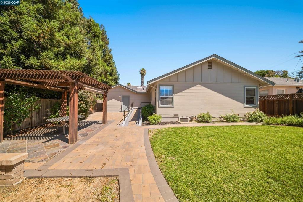 Walnut Ave, Concord, CA 94519