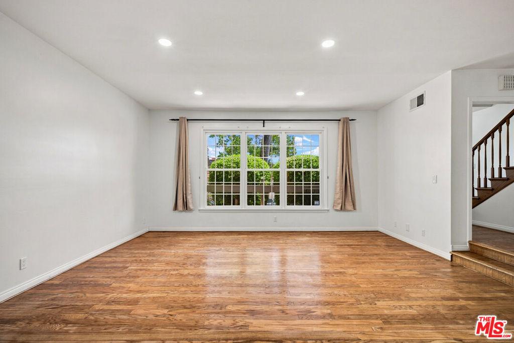 La Grange Ave, Los Angeles, CA 90025