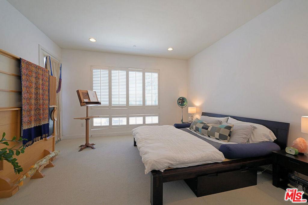 Bellflower Ave, North Hollywood, CA 91601