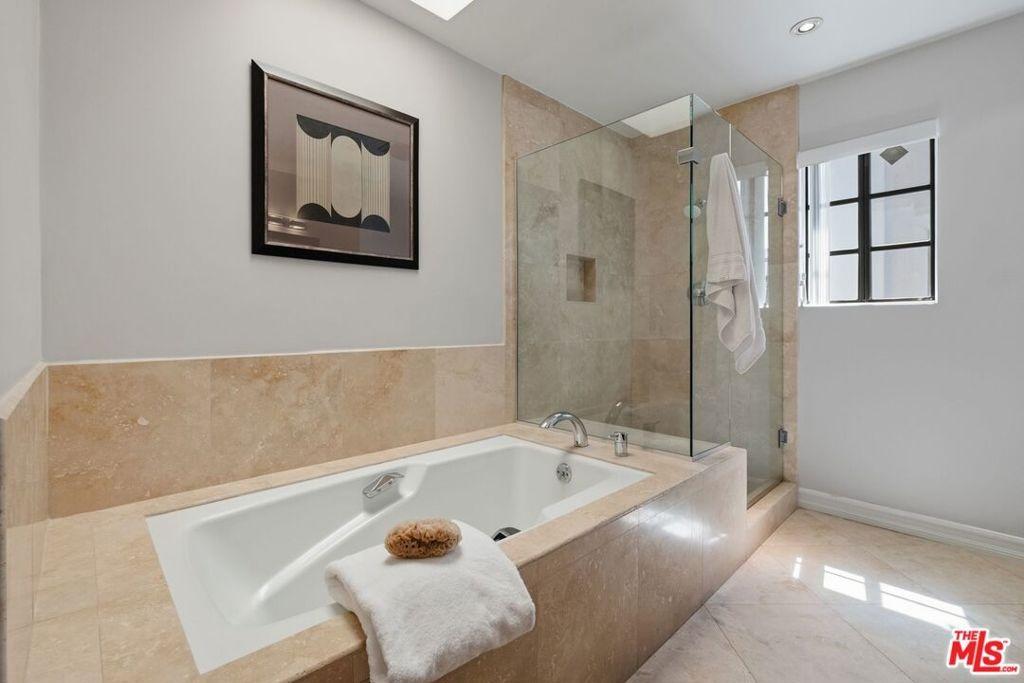 Gentry Ave, Studio City, CA 91604