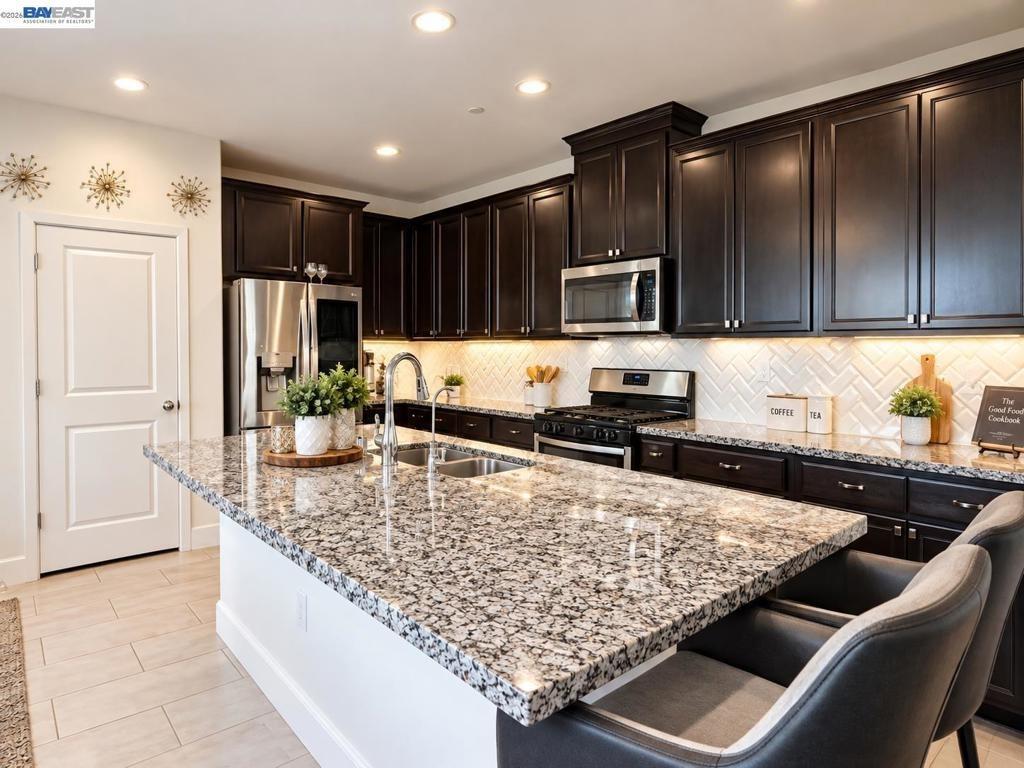 S Gobind Blvd, Tracy, CA 95391
