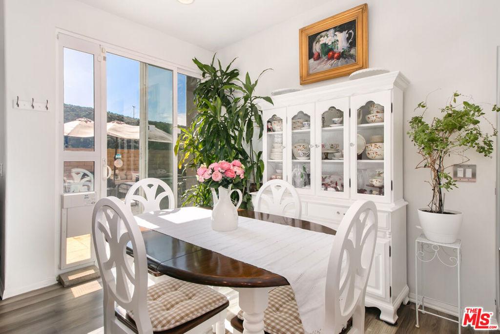 Medici Ct, Santa Clarita, CA 91350