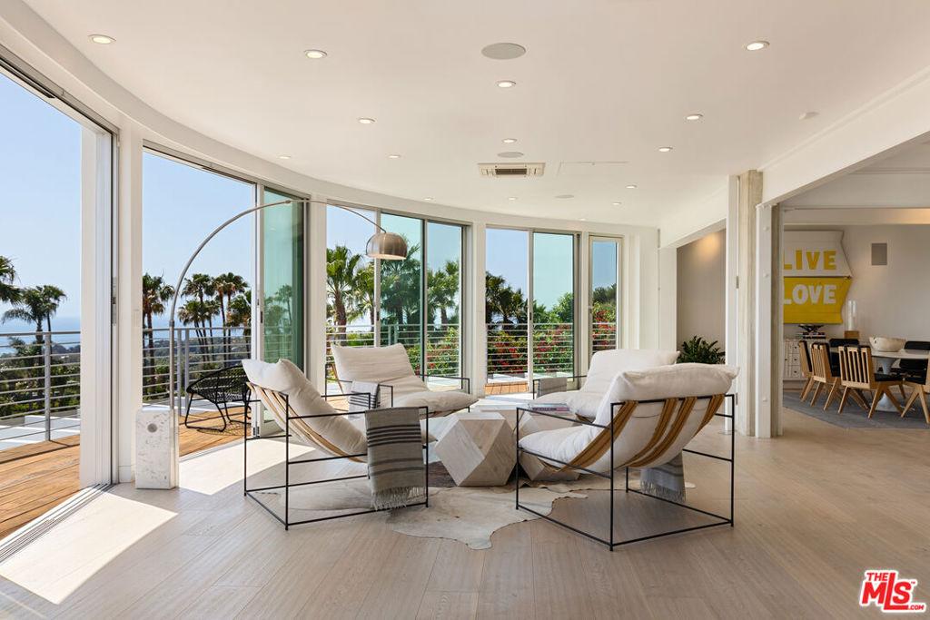Gayton Pl, Malibu, CA 90265