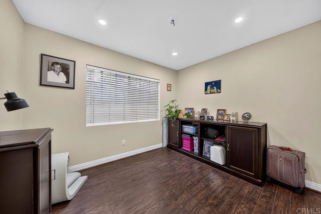 Myra Ave, Chula Vista, CA 91910