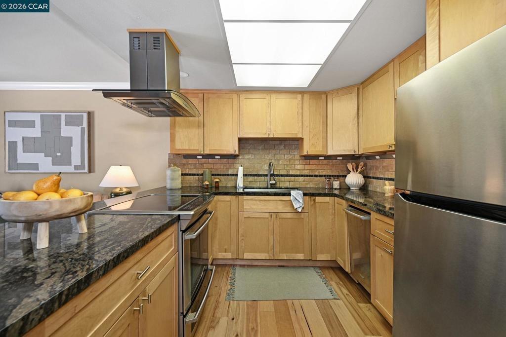 Pine Knoll Dr, Walnut Creek, CA 94595