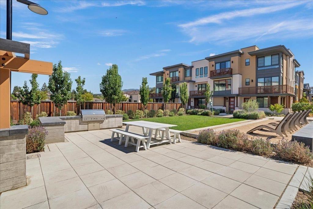 Gellatt Ct, Los Gatos, CA 95032