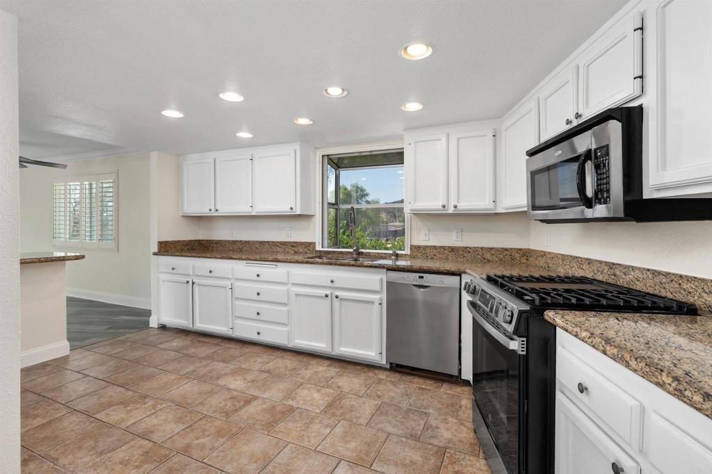 Lakeview Ter, Lakeside, CA 92040