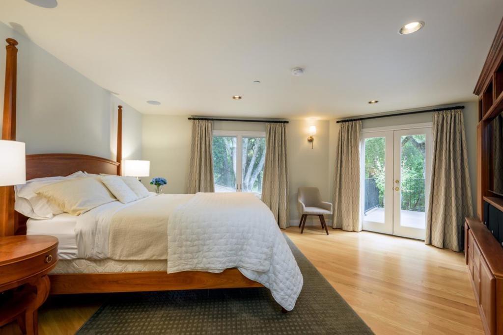 Vista Verde Way, Portola Valley, CA 94028
