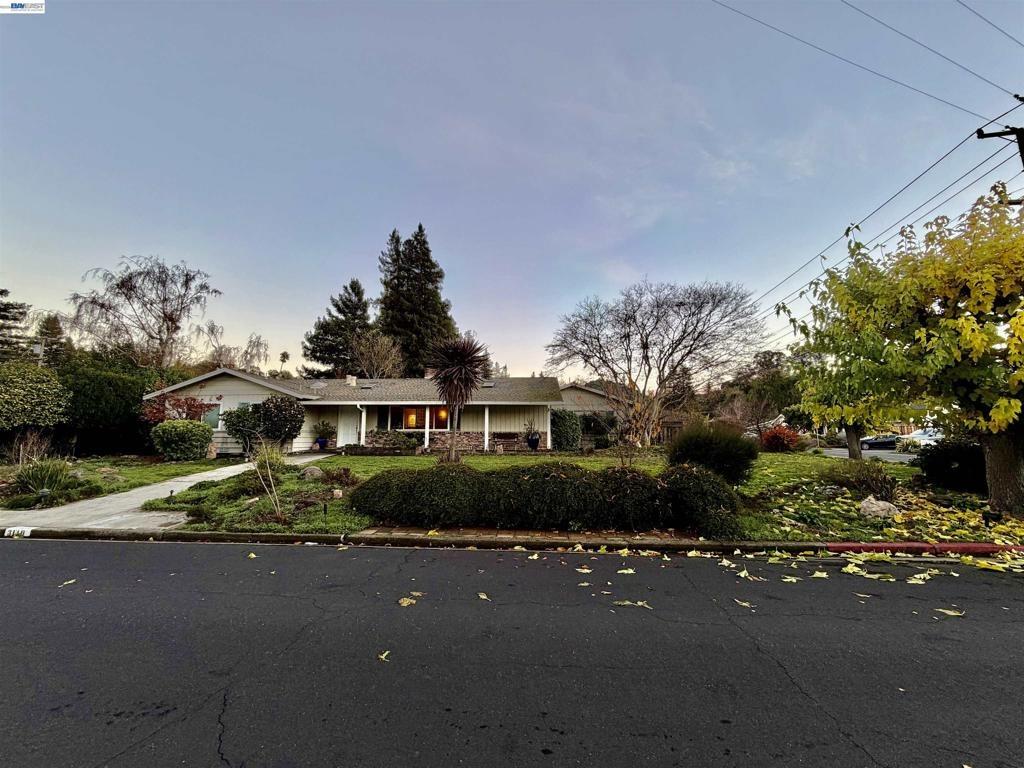 Indian Way, Lafayette, CA 94549