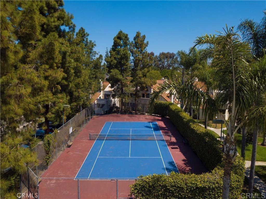 N Melrose Dr, Vista, CA 92083