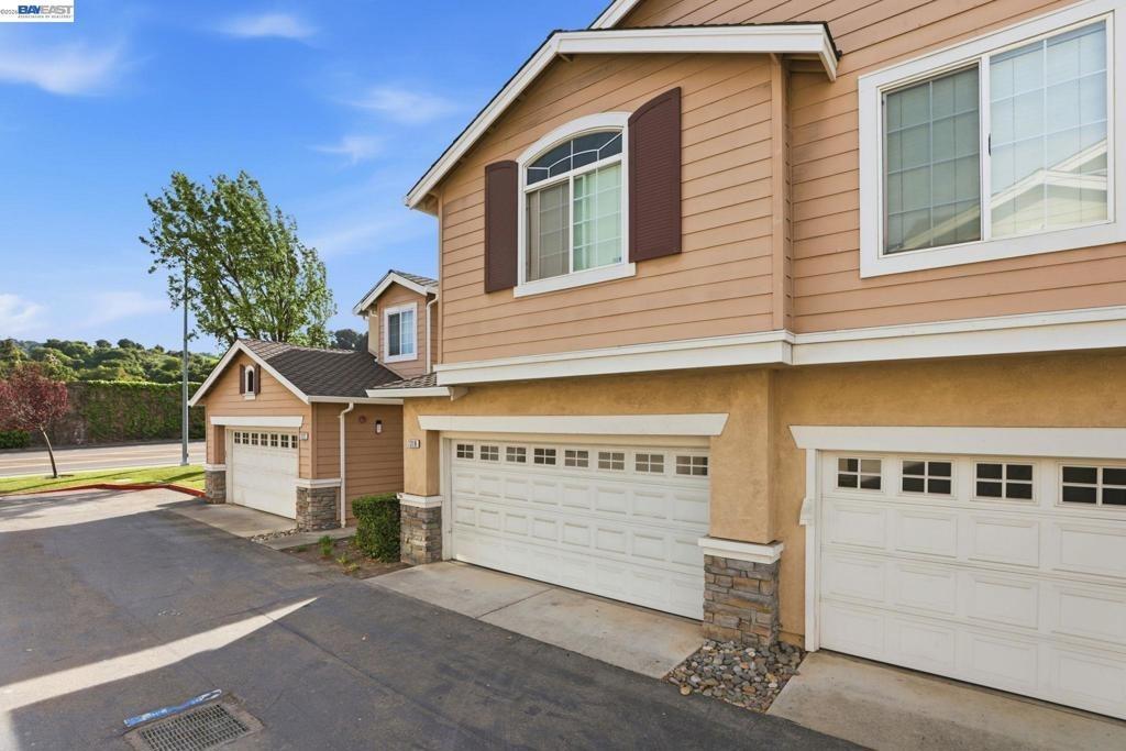 Bower Ln, Dublin, CA 94568