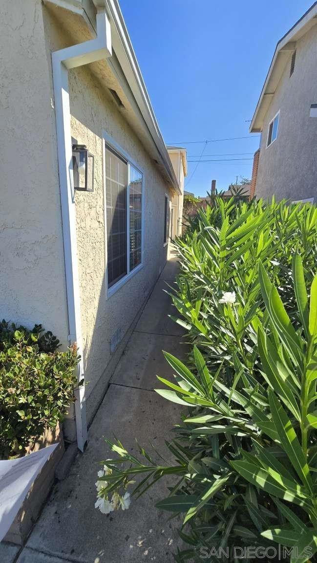 Cimarron Ave, Hawthorne, CA 90250