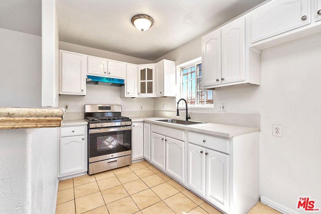 S San Pedro St, Los Angeles, CA 90061
