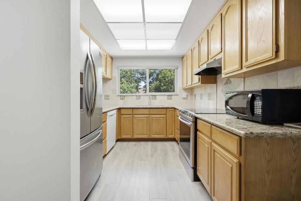 Carlsbad Cir, Vacaville, CA 95687