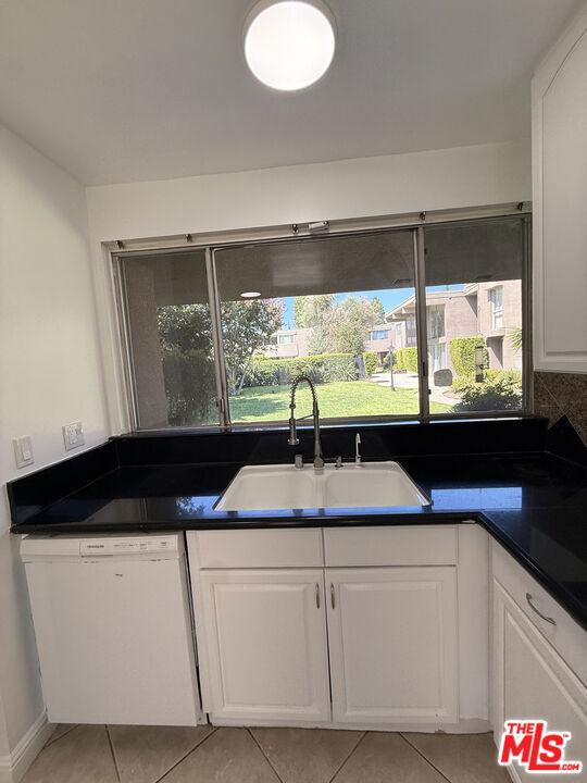 Killion St, Tarzana, CA 91356