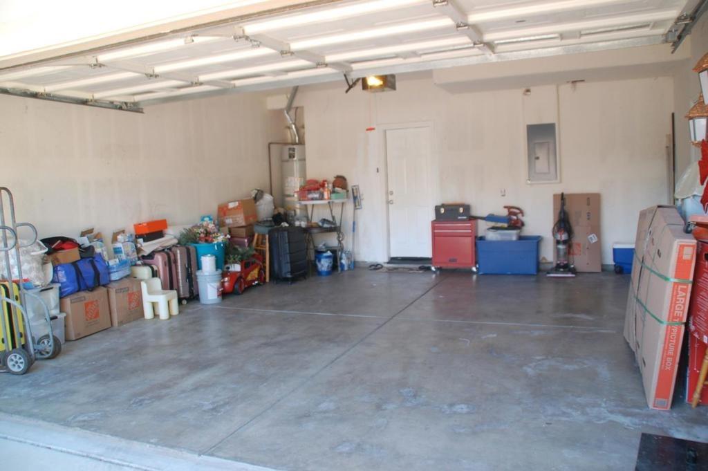 Tulloch Dr, Tracy, CA 95304