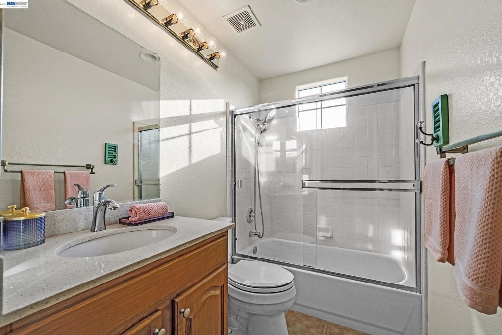 Shining Star Ln, San Leandro, CA 94579