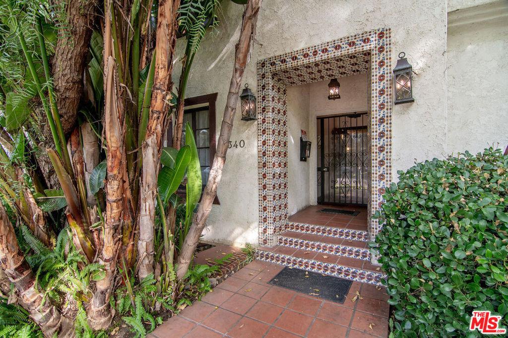 N Oakhurst Dr, Beverly Hills, CA 90210