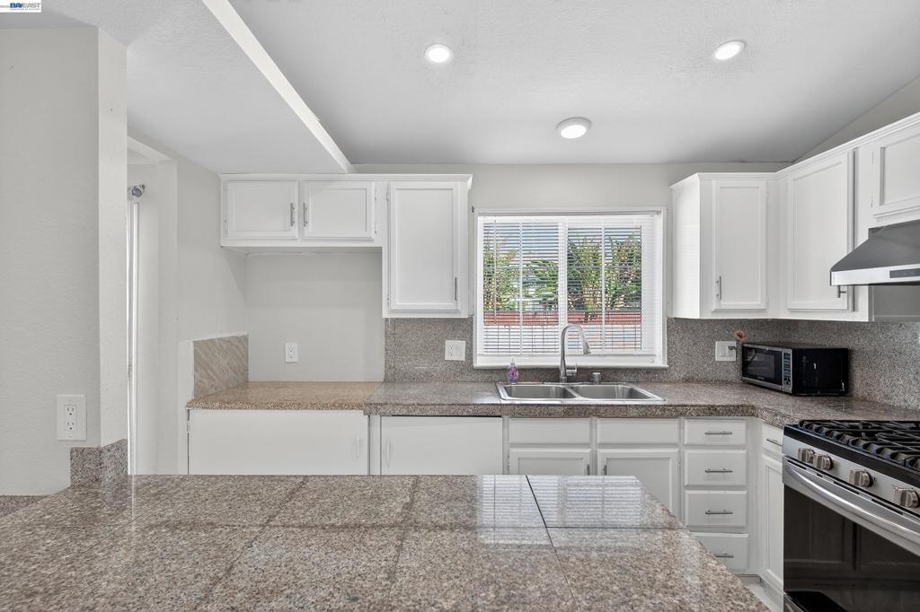 S 17th St, Richmond, CA 94804