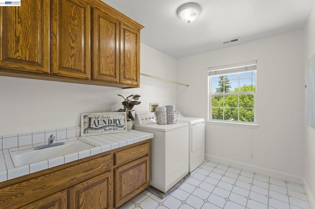 Diamond Ct, Pleasanton, CA 94566