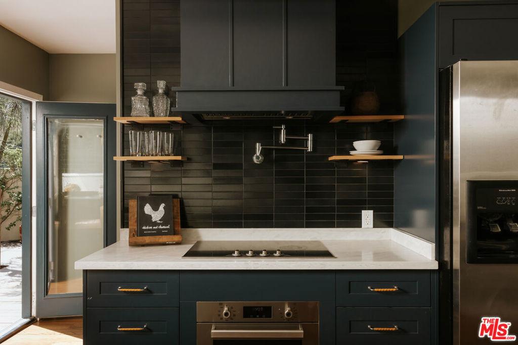Spring Oak Ter, Los Angeles, CA 90068