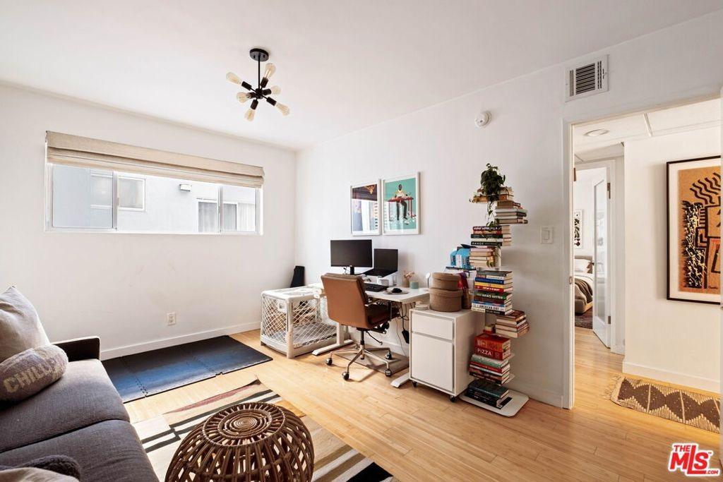 N Croft Ave, West Hollywood, CA 90048