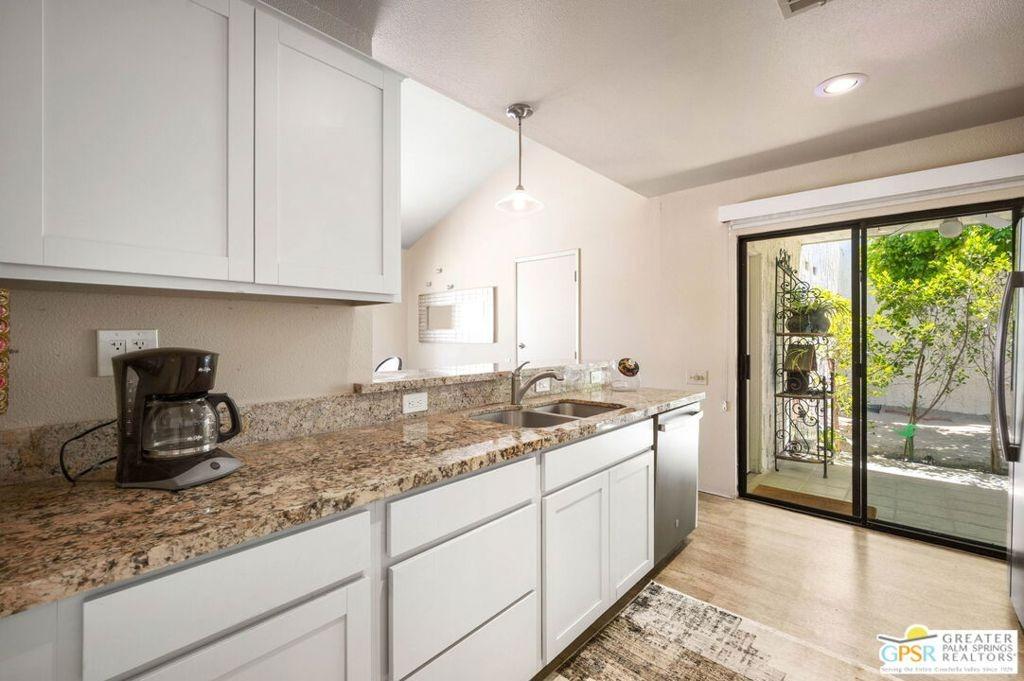 Sunshine Way, Palm Springs, CA 92264