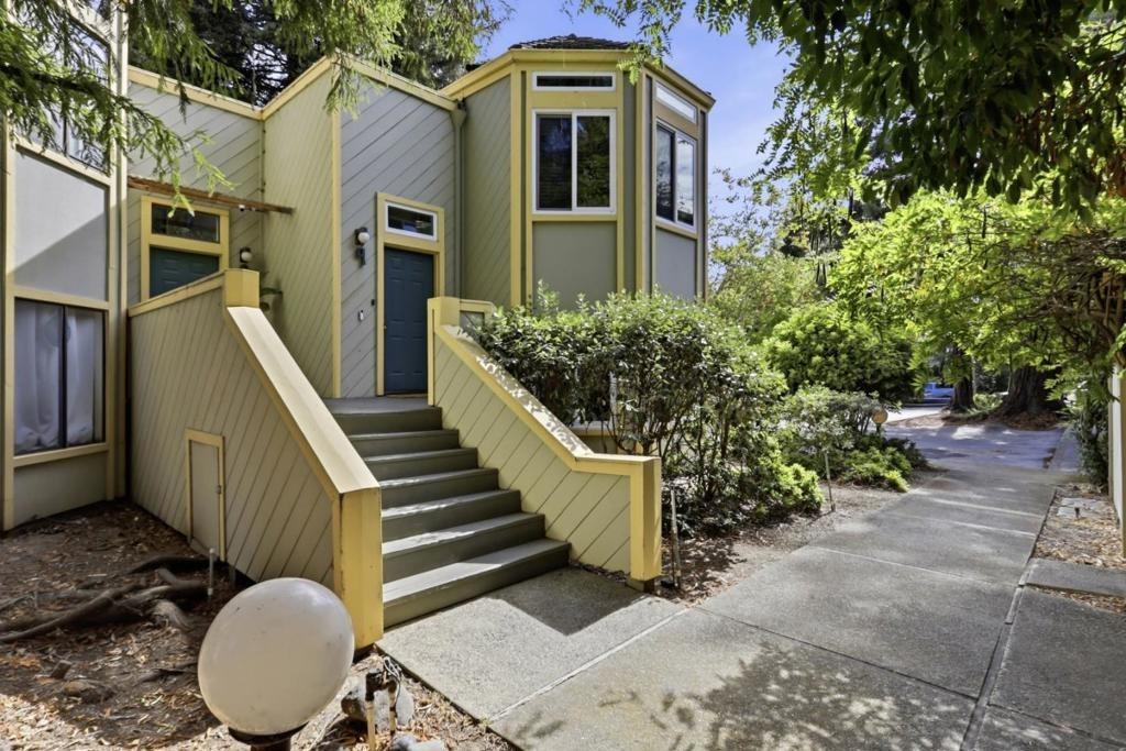 Mariposa Ave, Mountain View, CA 94041