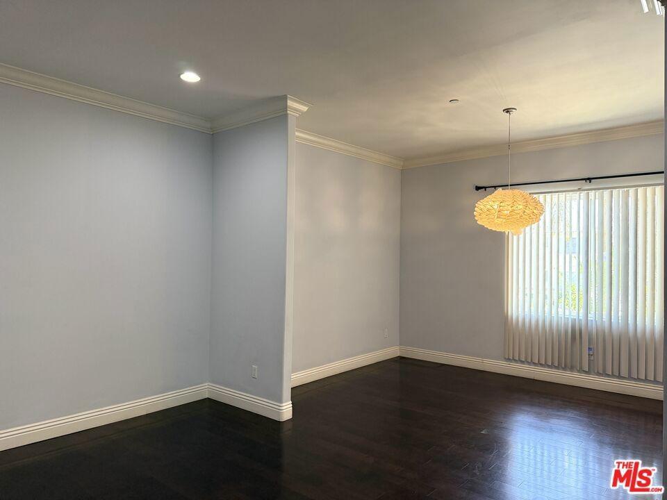 Magnolia Blvd, Sherman Oaks, CA 91423