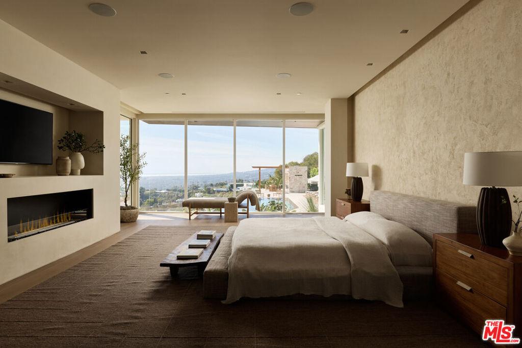 Blue Jay Way, Los Angeles, CA 90069