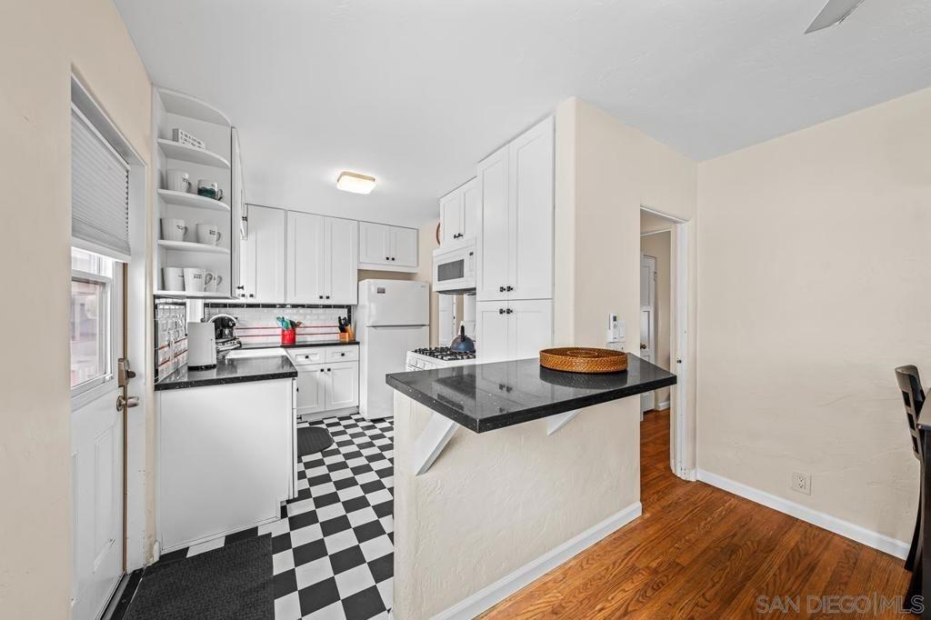 Dover Ct, San Diego, CA 92109