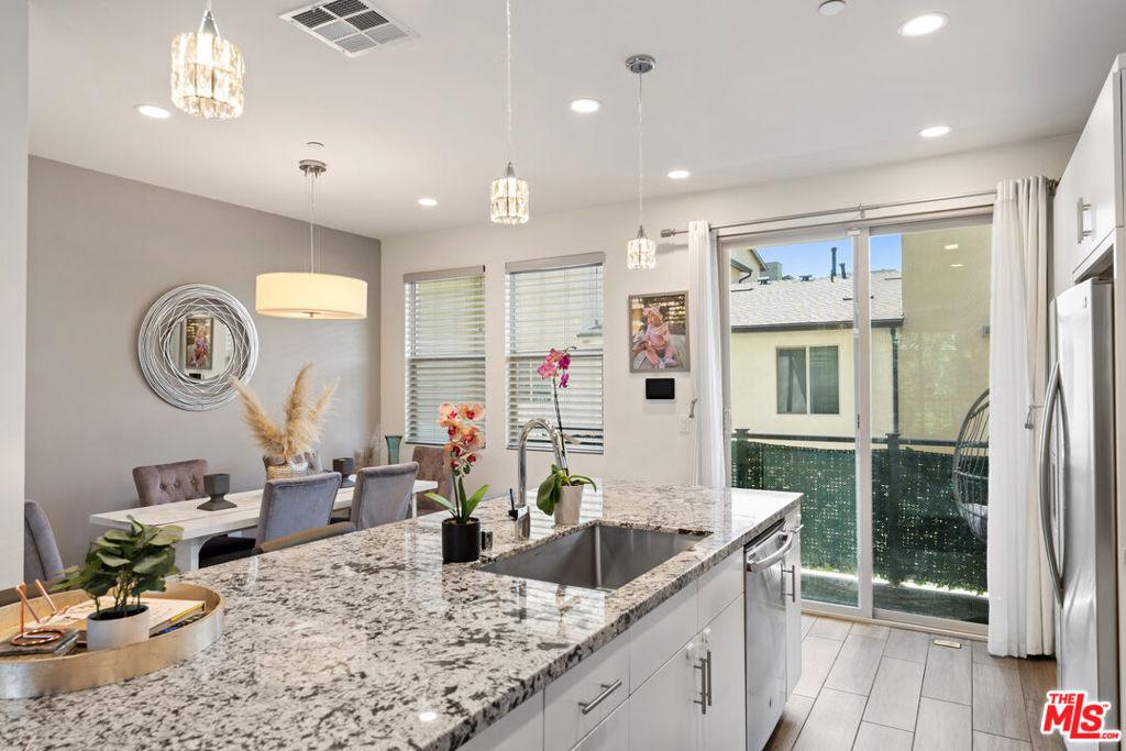 Cardigan Dr, Northridge, CA 91324